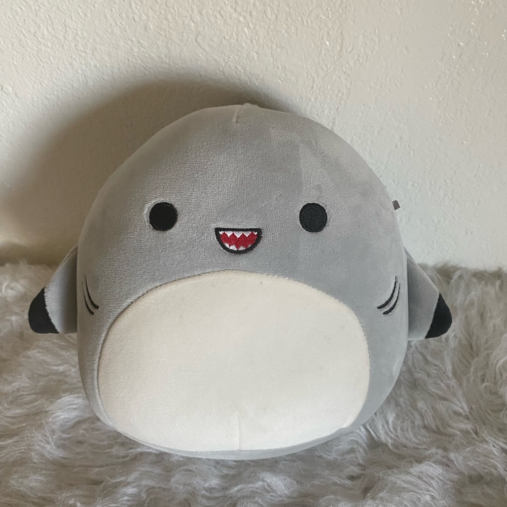 8inch Gordon the shark Original Squishmallow
